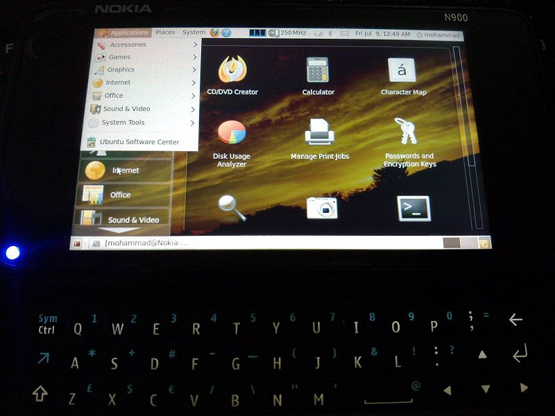 File:Ubuntu9.10 N900 LED blue.jpg